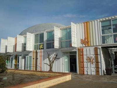 馬拉加大學國際教育學院的優(yōu)越硬件設(shè)施及其輔助設(shè)備研究